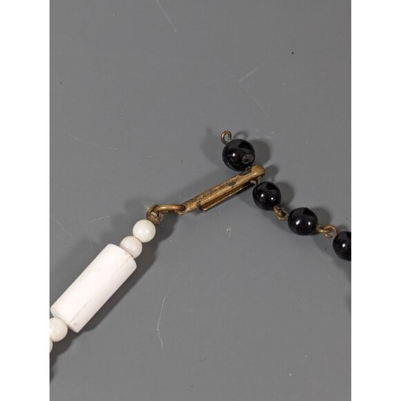 Vintage Black White Lucite Bead Choker Necklace Mid Century MOD 16" - Picture 7 of 10